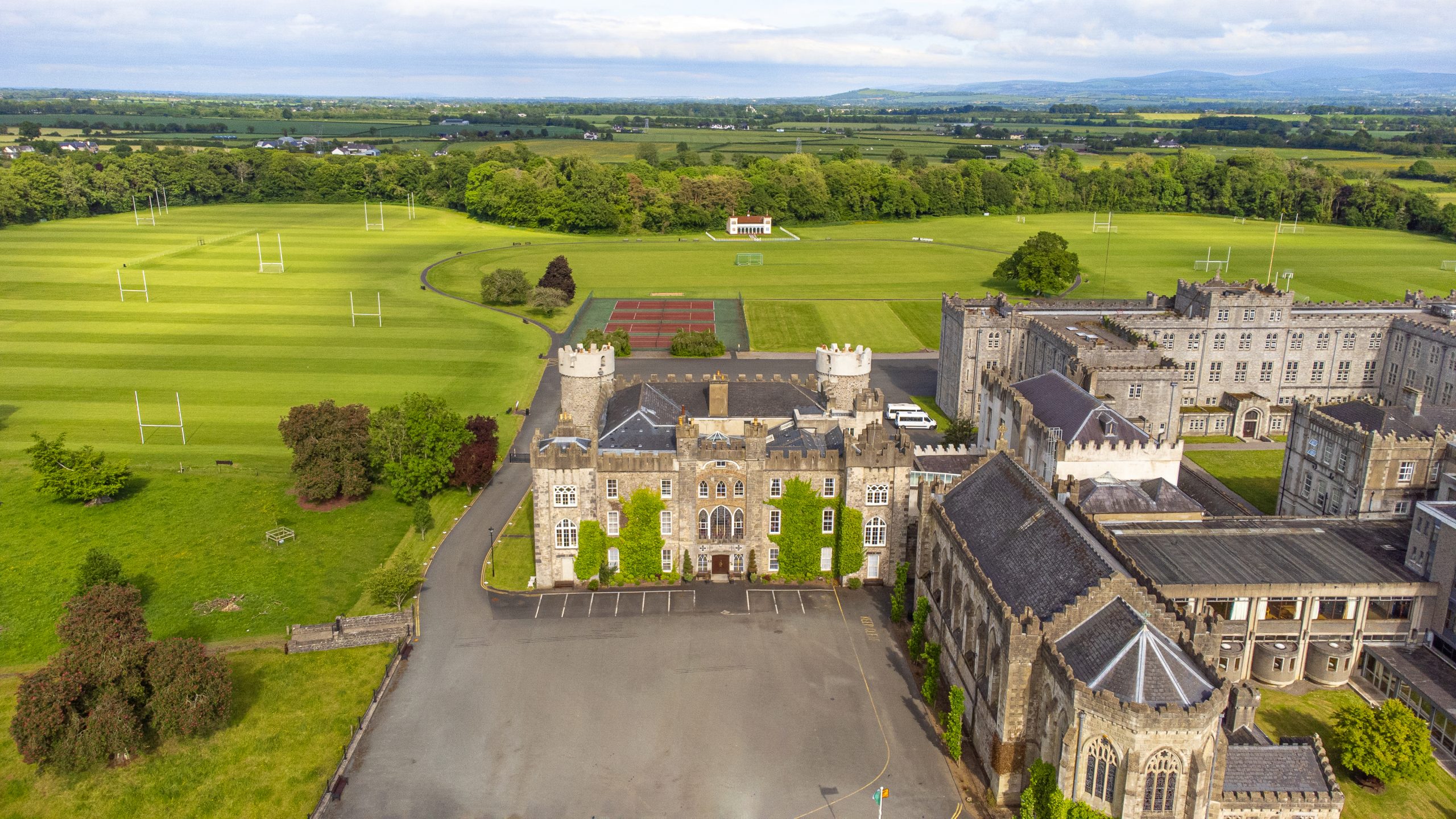 Clongowes Wood College
